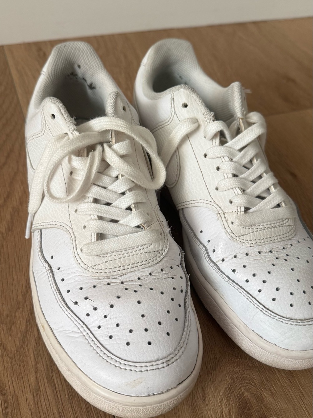 Nike White Men's Low-Top Leather Sneakers